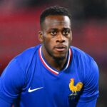 Arnaud Kalimuendo<br>Avant-centre